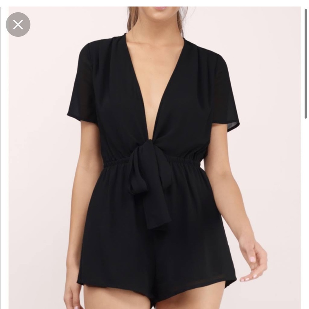 Tobi Plunge Neck Romper In Black